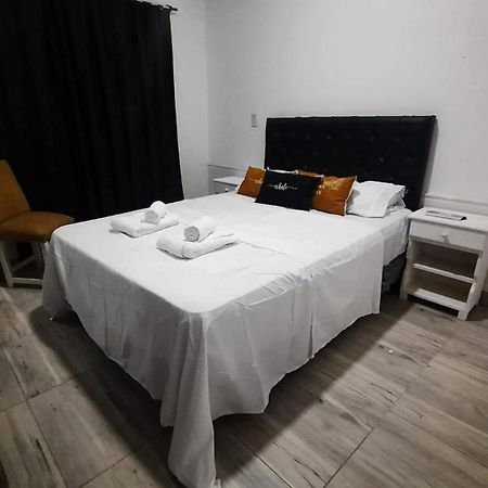 Solano House Bed & Breakfast Termas de Rio Hondo Exterior photo